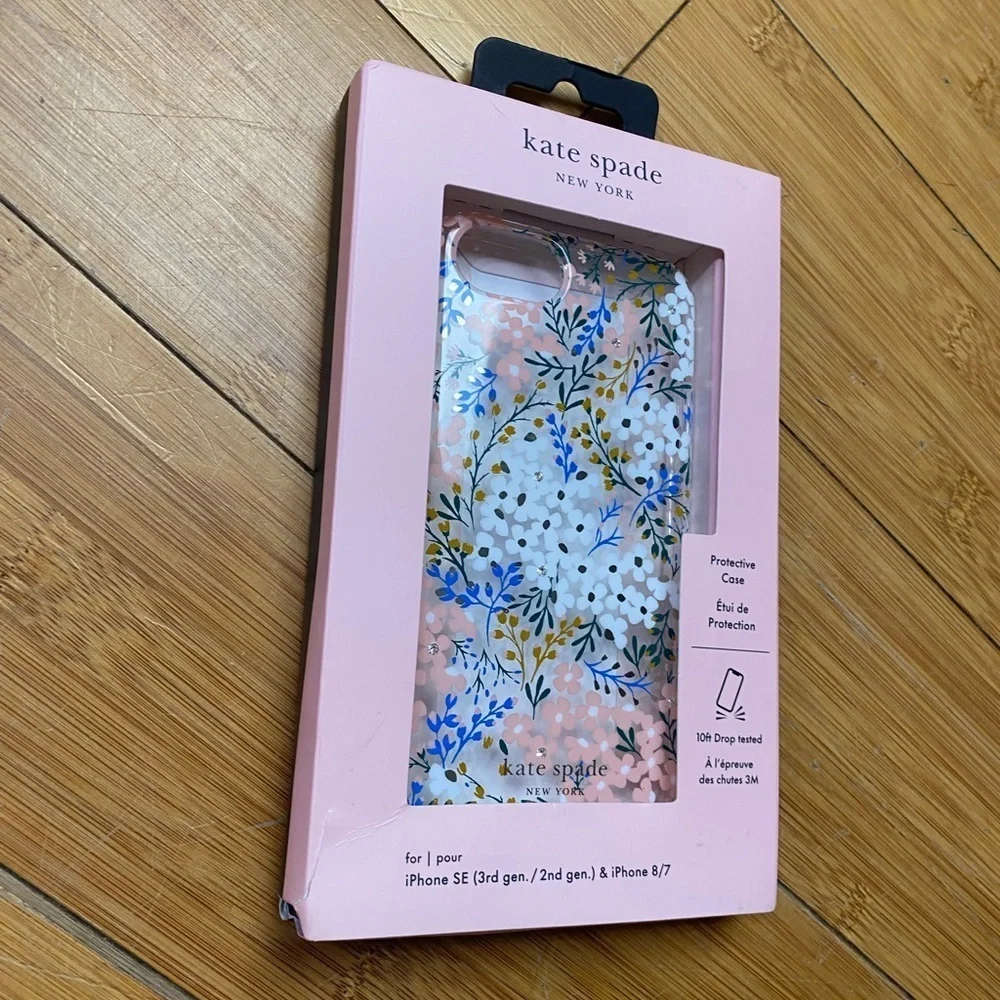Kate Spade New York Protective Hardshell Case designed for iPhone SE